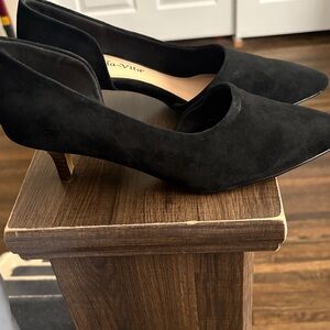 IN BOX NEVER WORN: Bella Vita Classic Black Heels **7W**